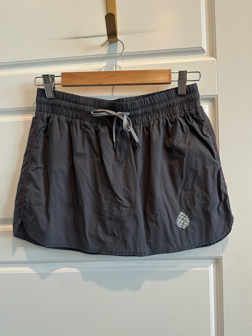 Stio Medium Vallis Skort Gray Outdoor Hiking Running Athletic Skirt Shorts